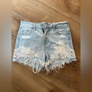 Hollister HighRise Short Short Size 0 (24)
